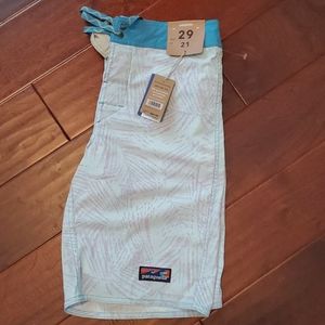 Patagonia men's stretch wavefarer  boardshorts 21"